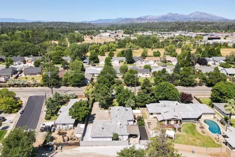 5567 E Bonnyview Rd, Redding, CA 96001 photo 55