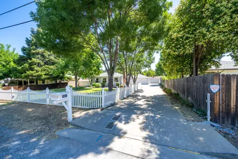 5567 E Bonnyview Rd, Redding, CA 96001 photo 2