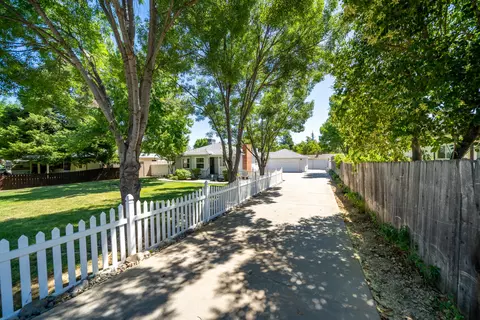 5567 E Bonnyview Rd, Redding, CA 96001 photo 8