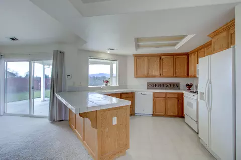 2858 Aspen Glow Ln, Redding, CA 96001 photo 10