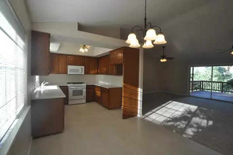 11518 Wales Dr, Redding, CA 96003 photo 4
