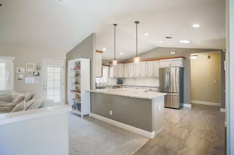 4385 Alta Saga Dr, Redding, CA 96002 photo 5