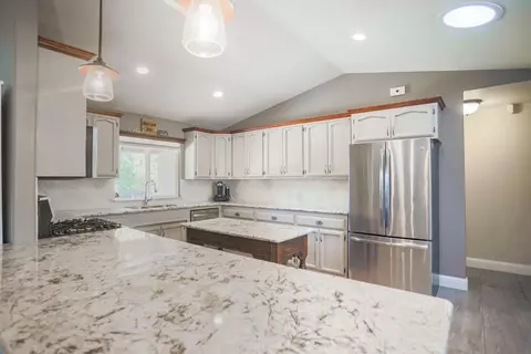 4385 Alta Saga Dr, Redding, CA 96002 photo 1