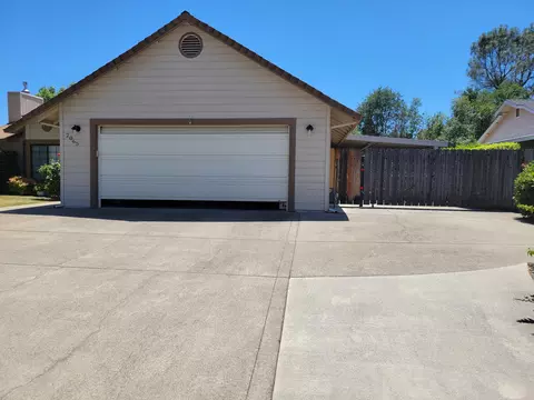 2065 Tiburon Dr, Redding, CA 96003 photo 2