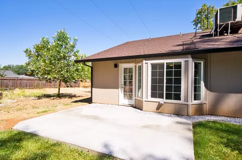 3843 Canterbury Dr, Redding, CA 96002 photo 23