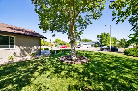3843 Canterbury Dr, Redding, CA 96002 photo 26