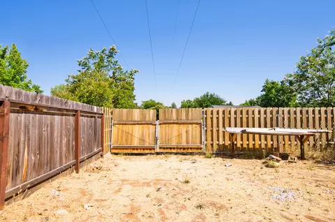 3843 Canterbury Dr, Redding, CA 96002 photo 28