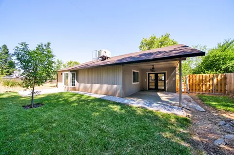 3843 Canterbury Dr, Redding, CA 96002 photo 25