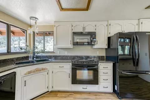 19766 Deerhaven Dr, Redding, CA 96003 photo 15