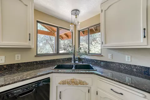 19766 Deerhaven Dr, Redding, CA 96003 photo 14