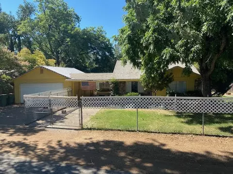 2171 Concord Ln, Redding, CA 96001 photo 1