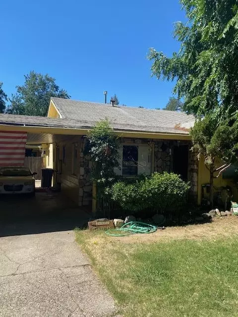 2171 Concord Ln, Redding, CA 96001 photo 2