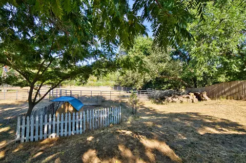 10159 Salmon Creek Rd, Redding, CA 96003 photo 17