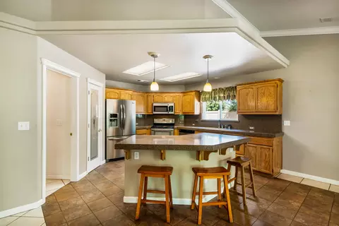 2737 Citrine Ave, Redding, CA 96001 photo 5
