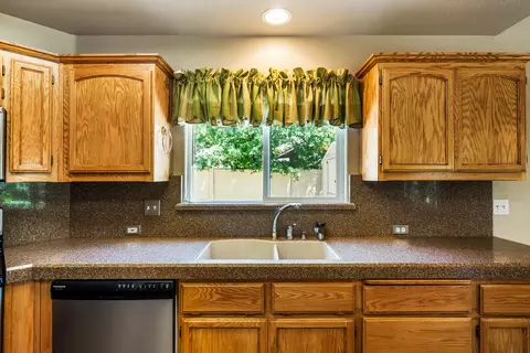 2737 Citrine Ave, Redding, CA 96001 photo 7