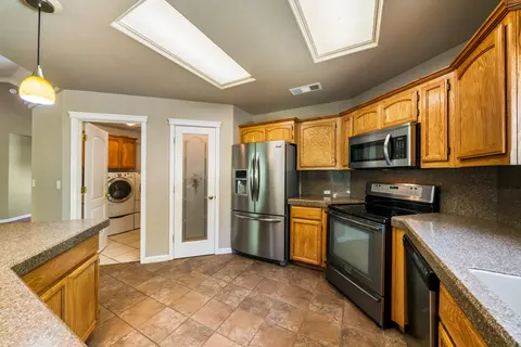 2737 Citrine Ave, Redding, CA 96001 photo 6
