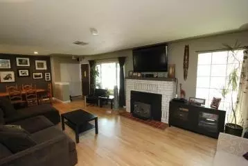 368 Hamilton St, Redding, CA 96001 photo 2