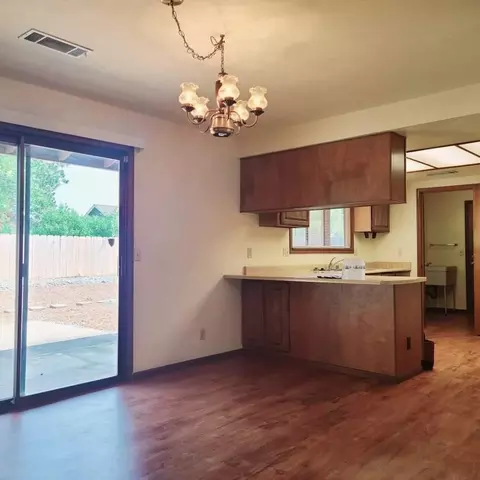 364 Rosewood Dr, Redding, CA 96003 photo 9