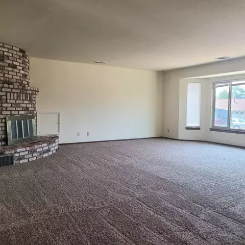 364 Rosewood Dr, Redding, CA 96003 photo 3
