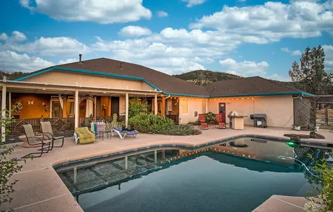 9840 Destiny Dr, Redding, CA 96001 photo 2