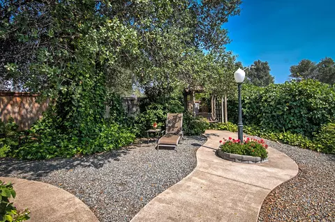 1687 St Andrews Dr, Redding, CA 96003 photo 32