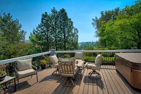 1687 St Andrews Dr, Redding, CA 96003 photo 5