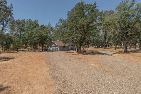 2210 Blue Oak Dr, Redding, CA 96001 photo 32