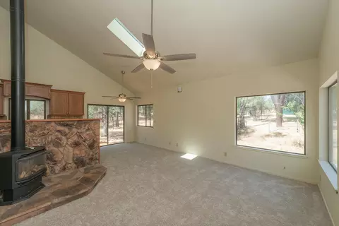 2210 Blue Oak Dr, Redding, CA 96001 photo 9