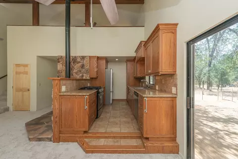 2210 Blue Oak Dr, Redding, CA 96001 photo 12