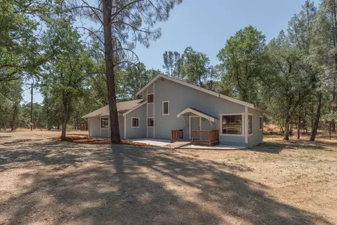 2210 Blue Oak Dr, Redding, CA 96001 photo 1