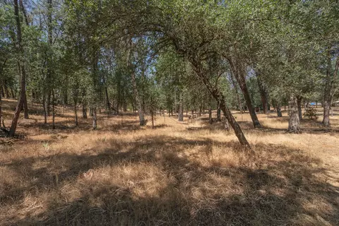 2210 Blue Oak Dr, Redding, CA 96001 photo 34