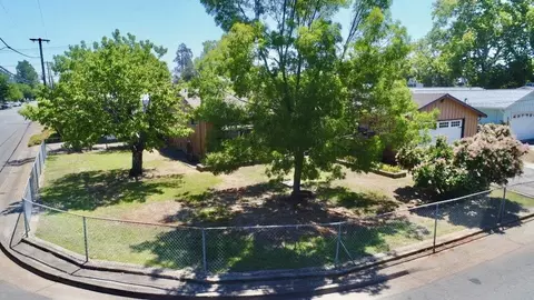 2401 Jonquil Way, Redding, CA 96002 photo 7
