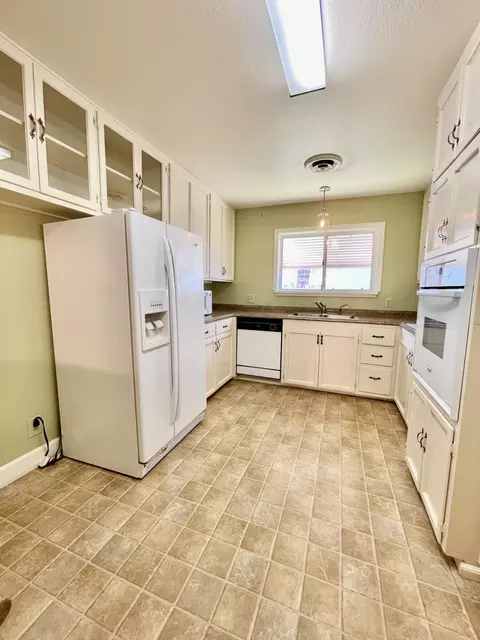 2401 Jonquil Way, Redding, CA 96002 photo 13