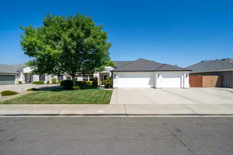 3070 Misty Glen Dr, Redding, CA 96001 photo 1