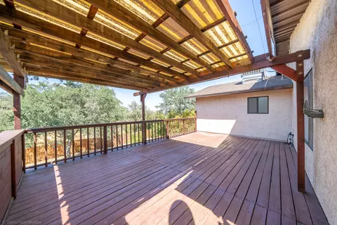 202 Woodcliff Dr, Redding, CA 96003 photo 9