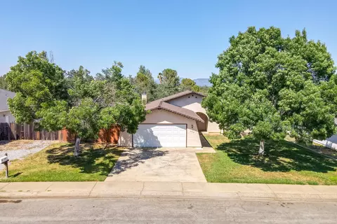 202 Woodcliff Dr, Redding, CA 96003 photo 1