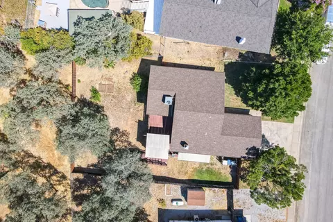 202 Woodcliff Dr, Redding, CA 96003 photo 11