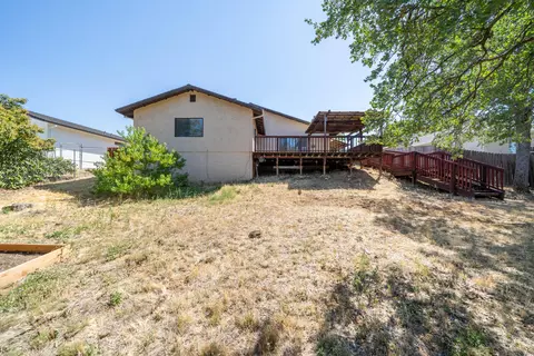 202 Woodcliff Dr, Redding, CA 96003 photo 36