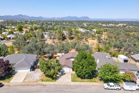 202 Woodcliff Dr, Redding, CA 96003 photo 38