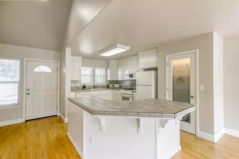 2002 Juarez Ln, Redding, CA 96003 photo 7