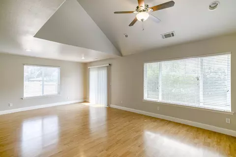 2002 Juarez Ln, Redding, CA 96003 photo 6