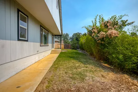 2002 Juarez Ln, Redding, CA 96003 photo 23