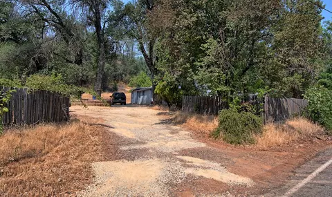 10052 Harley Leighton Rd, Redding, CA 96003 photo 2