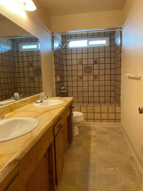 361 Woodcliff Dr, Redding, CA 96003 photo 10