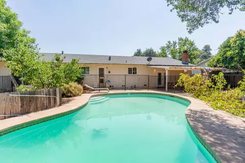 1336 Ledell Dr, Redding, CA 96002 photo 3