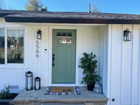 5566 Elm Ln, Redding, CA 96001 photo 2