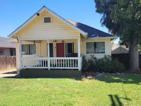 2209 Terrace, Redding, CA 96001 photo 2