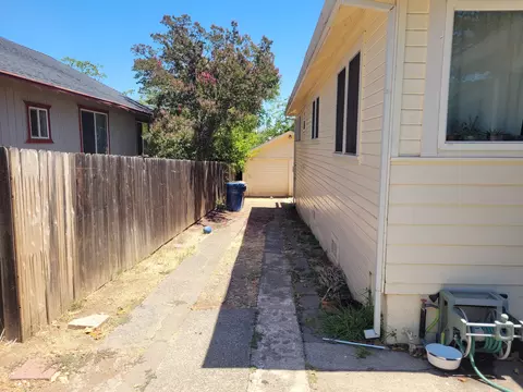 2209 Terrace, Redding, CA 96001 photo 3