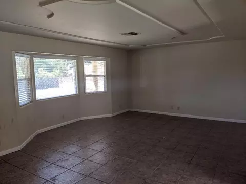 34 Woodcliff Dr, Redding, CA 96003 photo 3