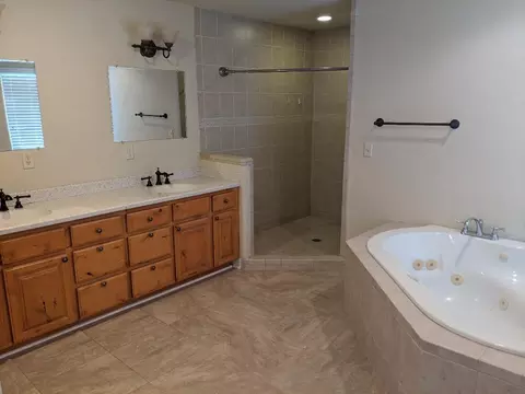 34 Woodcliff Dr, Redding, CA 96003 photo 19